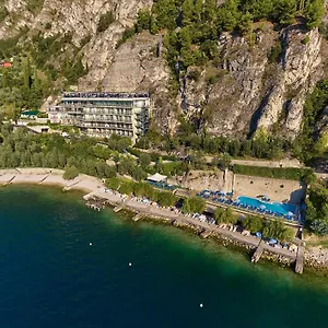 https://astor-hotel.it-lombardy.com