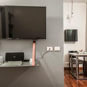 https://montenapoleone-suites.it-lombardy.com